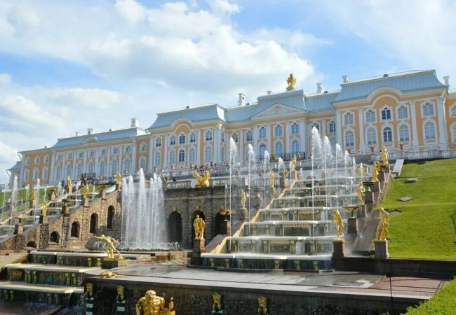 Большой Петергофский дворец